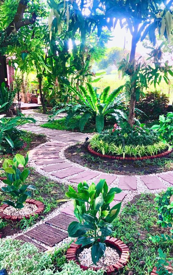 Baan Lhang Wangh บ้านหลังวัง Phitsanulok Exterior foto
