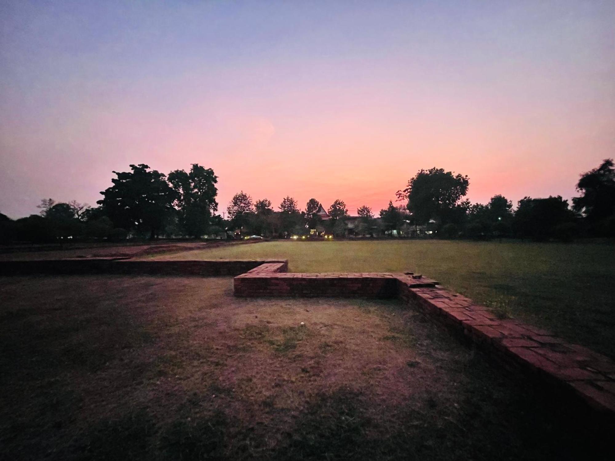 Baan Lhang Wangh บ้านหลังวัง Phitsanulok Exterior foto